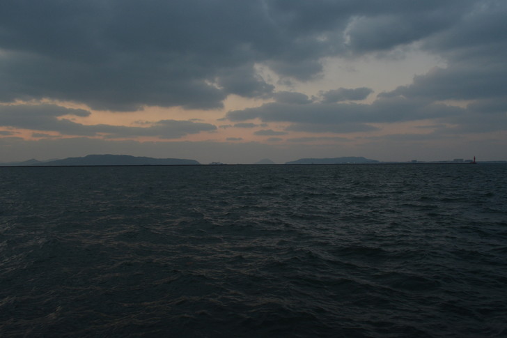 福岡散歩日誌：まるで永遠に続くかのような海