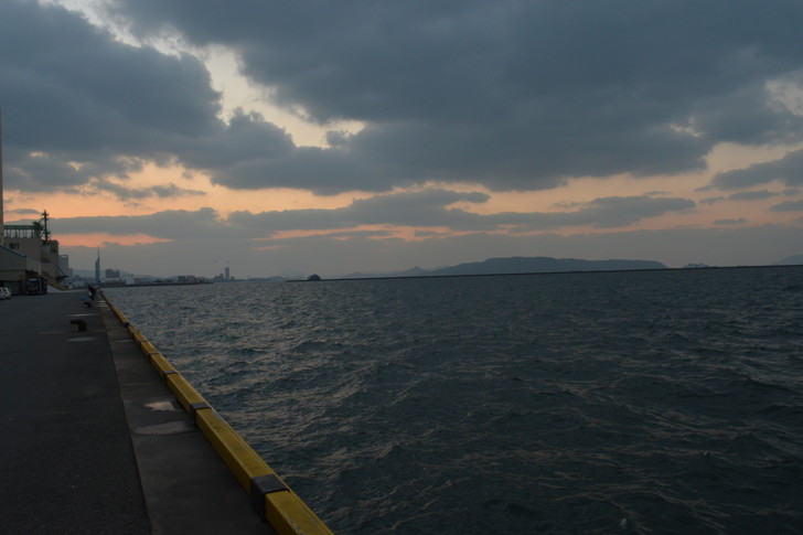 福岡散歩日誌：夕方の博多湾は最高