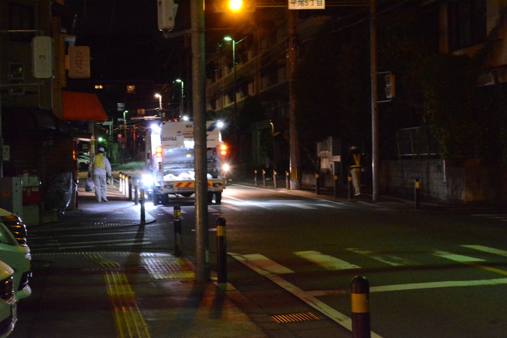 【福岡散歩日誌4】深夜の浄水通り：ゴミ収集車