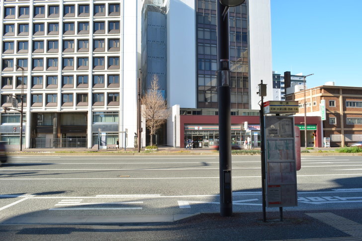 【福岡散歩日誌8】昼の昭和通り「天神橘口交差点～博多川通り」を散歩【12月】：中州バス停