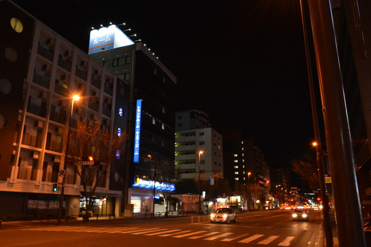 【福岡散歩日誌6】「渡辺通り」から「那の川」辺りを散歩【12月】：「渡辺通り」から「那の川」辺りを散歩：日赤通り３