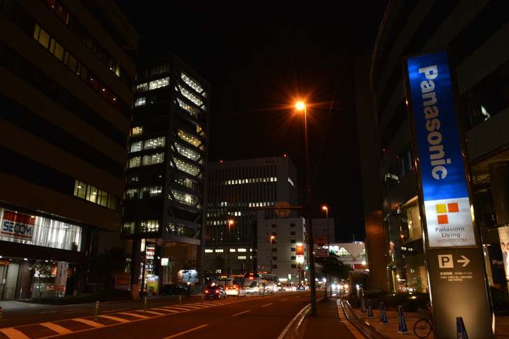 【福岡散歩日誌5】夜の薬院駅付近を散歩【12月】:更に薬院駅に向かって歩く