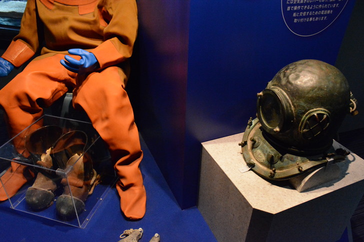 「マリンワールド」と「志賀島」を散歩：潜水服