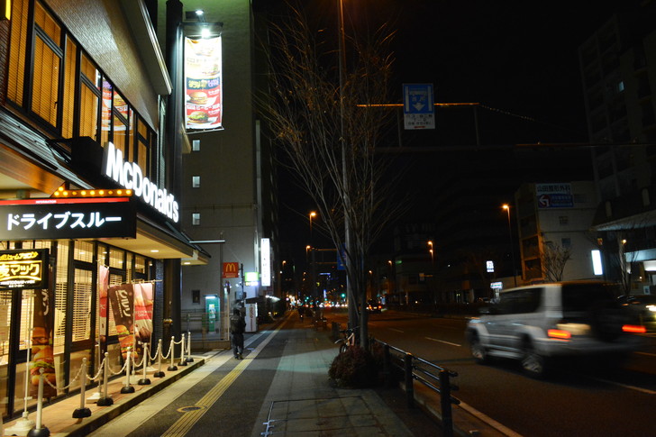 「日赤病院前（日赤通り）」と「高宮駅」近くの飲食店街を散歩【1月】：マクドナルドから出発