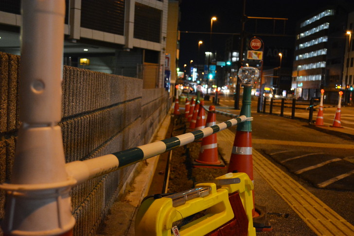 「日赤病院前（日赤通り）」と「高宮駅」近くの飲食店街を散歩【1月】：工事中の道路