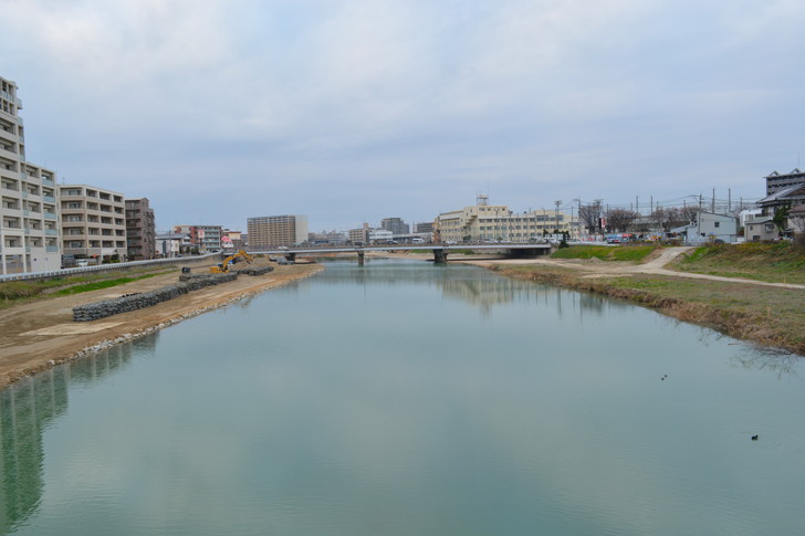 「高木橋」から撮影した那珂川