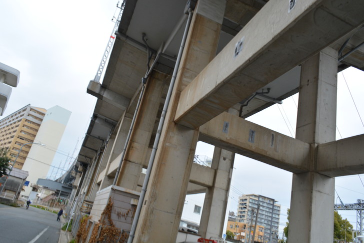 高架線を見上げるのもなんか好き