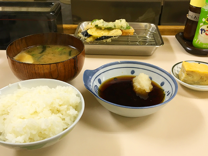 まずは野菜から運ばれる