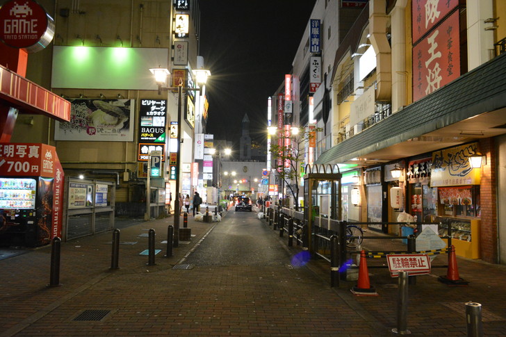 サザン通り（西口交差点の方を向いて撮影）