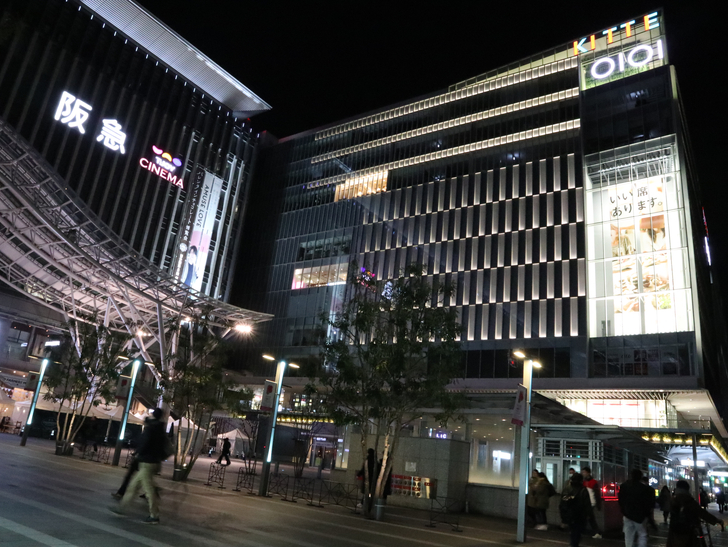 キレイで開放的な景観、都会感を楽しめる「博多駅～サンロード商店街」までを散歩：KITTE