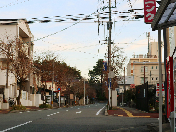 霊園周りのちょっと不思議な空間「福岡市中央区“平和”」を散歩：「平和3丁目交差点」付近からスタート