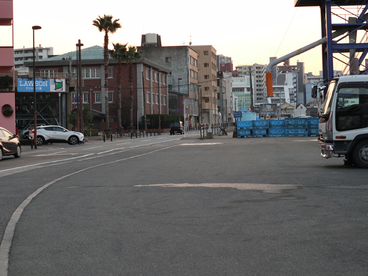 港町の雰囲気がなんとなく伝わる1枚