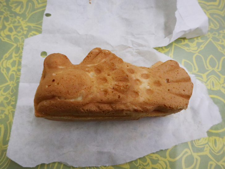 【呉服】おやつにピッタリ！「むっちゃん万十 呉服町店」：カスタード 130円