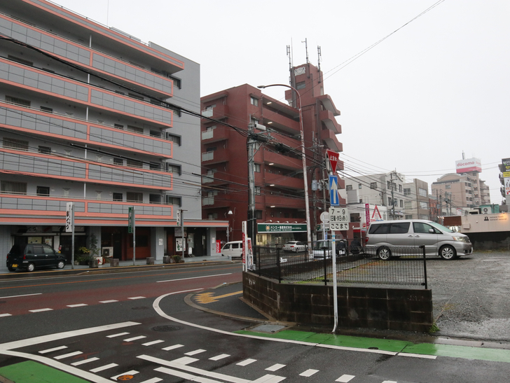 意外とお店が充実してる。絶対住みやすい街「長丘１丁目」を散歩：大池通り