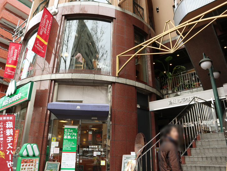 【赤坂】毎週通える本格スリランカカリー「ヌワラエリヤ」グルメレポート：外観（階段）