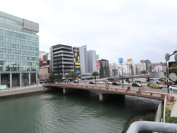 【博多】「水上公園」からの眺めが最高！：でも狭苦しくなく、とても解放感のある素晴らしいロケーション