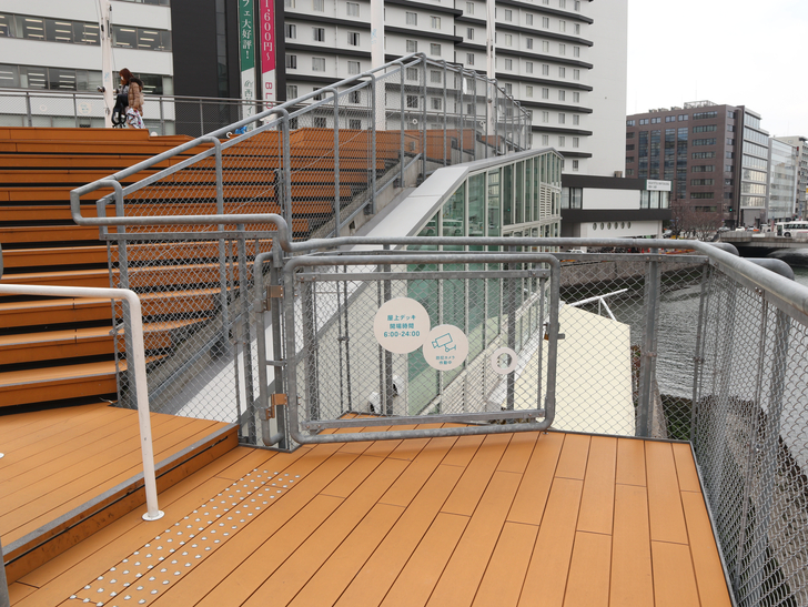【博多】「水上公園」からの眺めが最高！：階段を昇ったところ