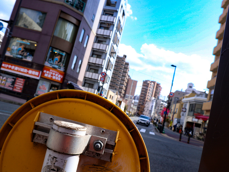 オシャレで趣のある街並み「警固交差点～大濠公園近く」までを散歩：反射材と道路