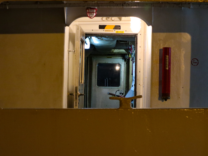 癒される異空間「深夜の須崎ふ頭」を散歩：船の中