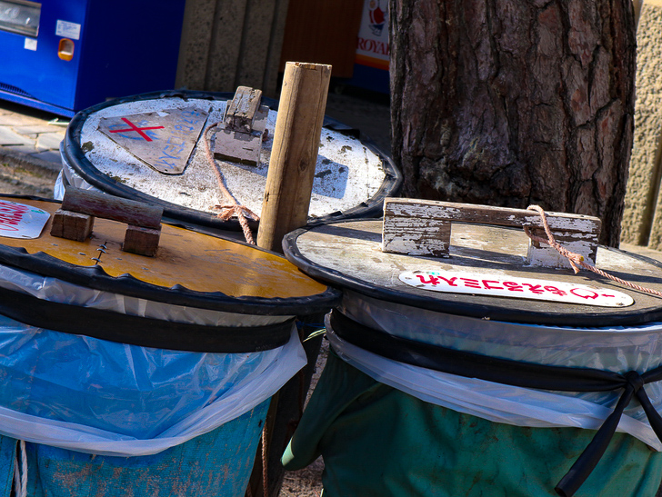大きな池越しの都会「大濠公園」をまったり散歩：ゴミ箱