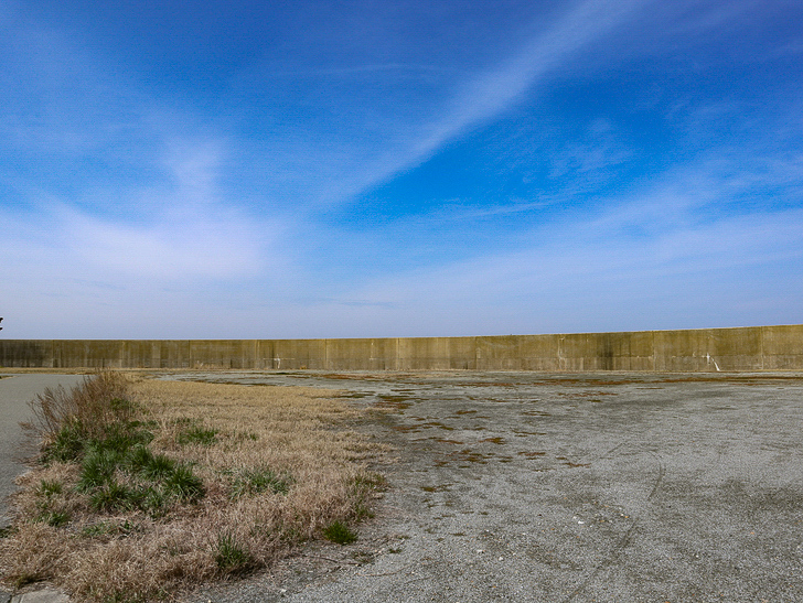 「西鉄新宮駅～相島渡船新宮待合所」までの徒歩ルートが絶景だった：防波堤