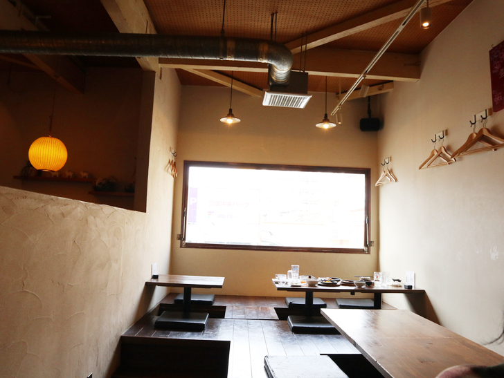 【警固】牛さがりとハンバーグで1,000円？！「けご鉄板 タナてつ」グルメレポート：店内の雰囲気2