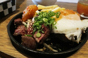 【警固ランチ】「けご鉄板 タナてつ」牛さがりとハンバーグでたったの1,000円？！