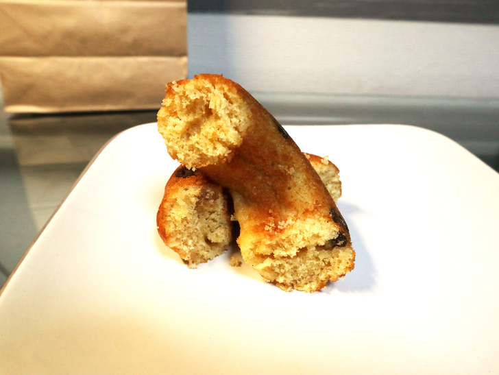 【薬院】可愛くて優しい焼きドーナツ屋さん「よつばドーナツ」グルメレポート：くるみ&レーズン：断面