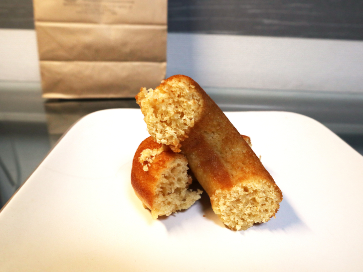 【薬院】可愛くて優しい焼きドーナツ屋さん「よつばドーナツ」グルメレポート：オリジナルプレーン：断面