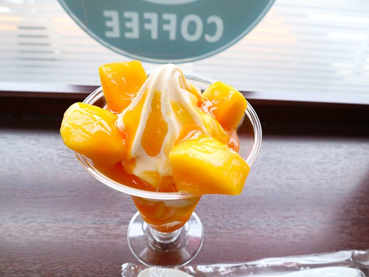 【南区大楠2丁目】静かな並木道をゆったり散歩：アップルマンゴーパフェ