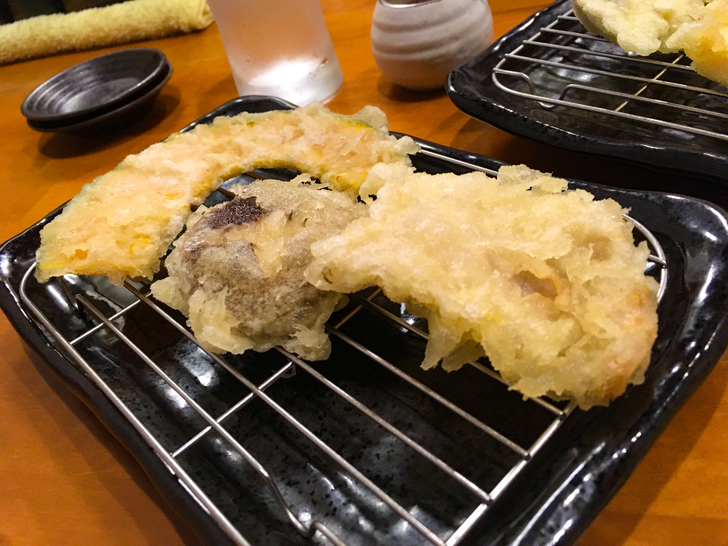 300円でフードが楽しめる？！「六本松バルウォーク Vol.8」が最高だった！：左から：かぼちゃ、しいたけ、キス