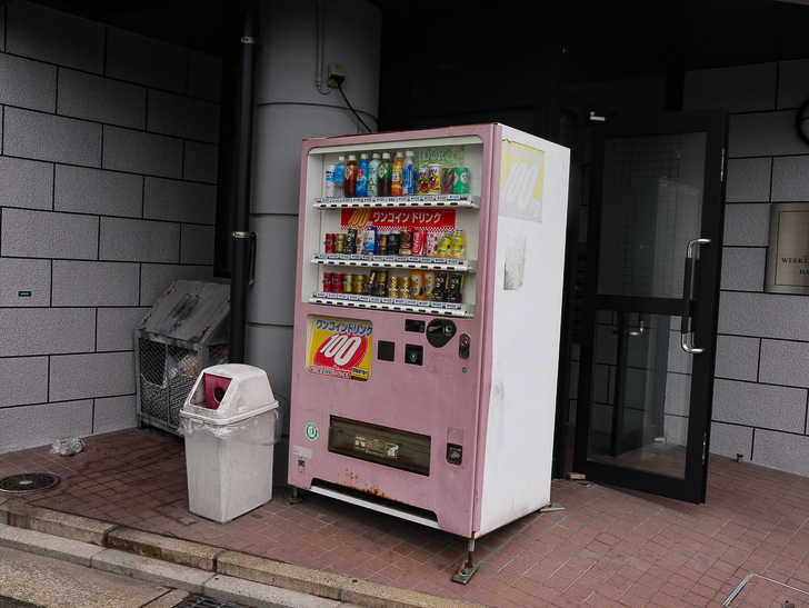 【ベイサイドプレイス博多（昼）】を思う存分満喫！： 大変リーズナブルな自販機