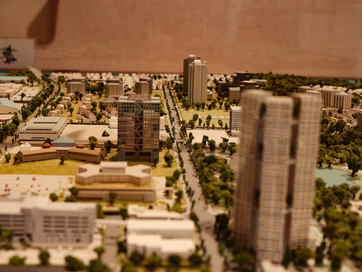 【ベイサイドプレイス博多（昼）】を思う存分満喫！： 博多ポートタワー：アイランドシティのジオラマ