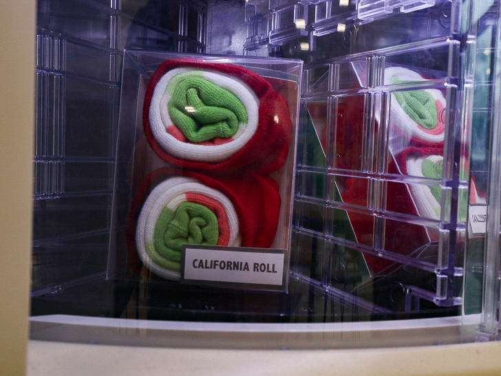 【博多区沖浜町】海に面した不思議なエリアを散歩： ハーバーシティ： CALIFORNIA ROLL