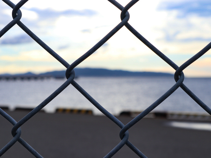【博多区沖浜町】海に面した不思議なエリアを散歩： フェンス
