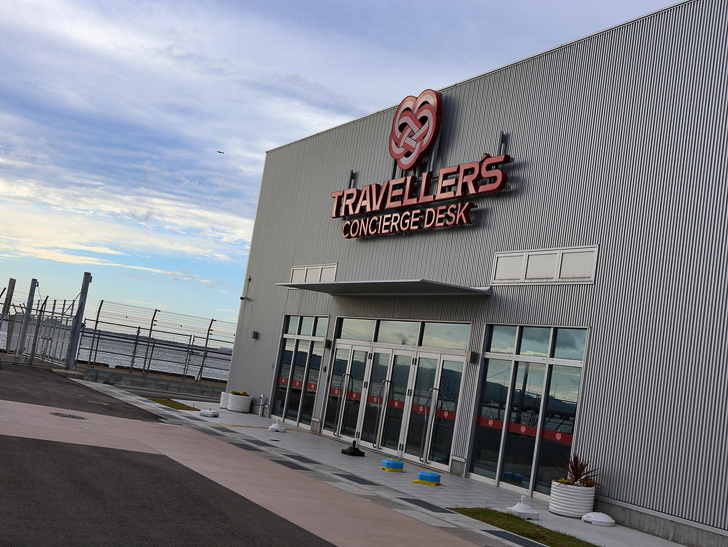 【博多区沖浜町】海に面した不思議なエリアを散歩： ハーバーシティ（右側を撮影）