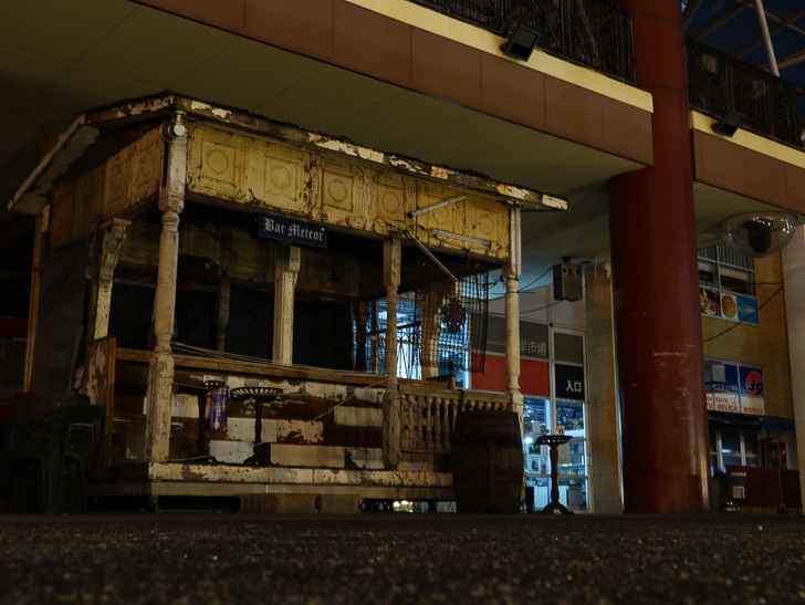 【ベイサイドプレイス博多（深夜）】やっぱり夜の海は良い： 良い感じに廃れた露店