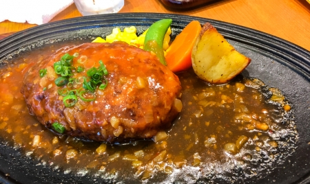 【薬院】おいしい柔らかハンバーグ「ハンバーグオニオン 薬院店 」グルメレポート