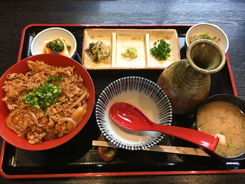 ひつま豚丼（850円）