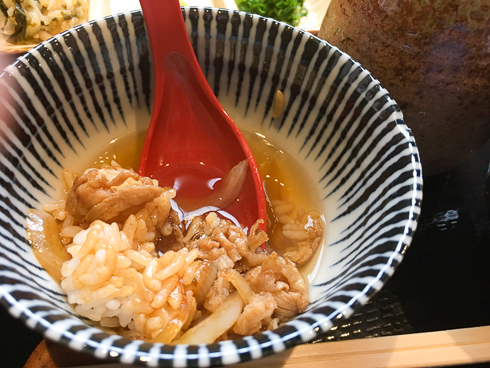 小さい器に移して、お出汁をかけて頂く