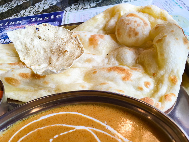 【薬院ランチ】「ミラン」素朴な雰囲気が良い！どこか懐かしいインドカレー屋： ナンとパーパル