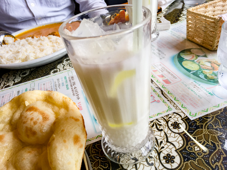 【薬院ランチ】「ミラン」素朴な雰囲気が良い！どこか懐かしいインドカレー屋： ラッシー