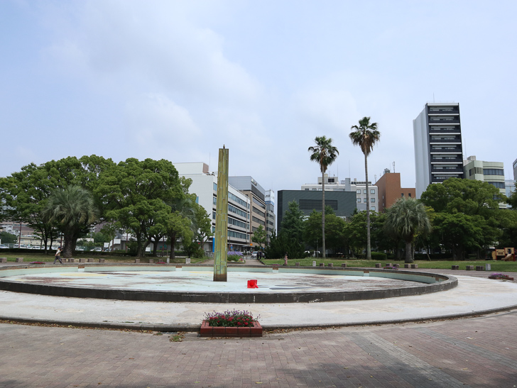 【中央区・博多区】「築港本町」あたりをゆったり散歩： 須崎公園　噴水