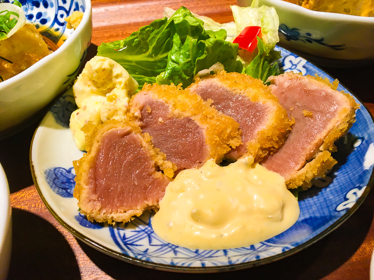 【天神ランチ】「うみの食堂」“まぐろレアかつ”が神な定食屋: まぐろレアカツ