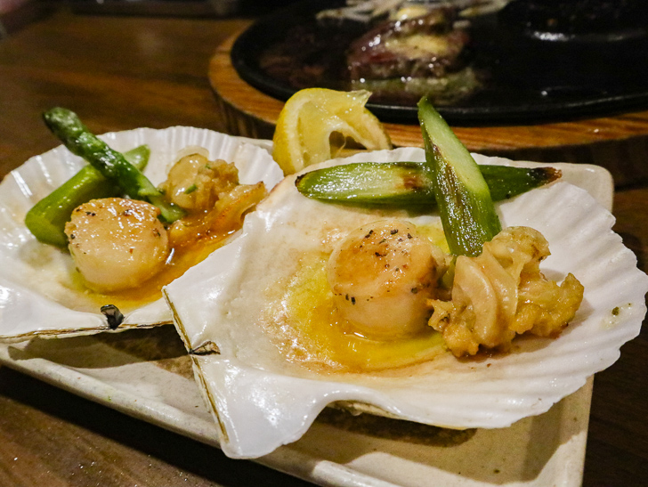 【高砂ランチ】「一番星」ステーキとお好み焼きが楽しめる： ホタテのバター焼き（580円）