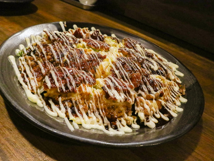 【高砂ランチ】「一番星」ステーキとお好み焼きが楽しめる： 豚チーズ玉（850円）