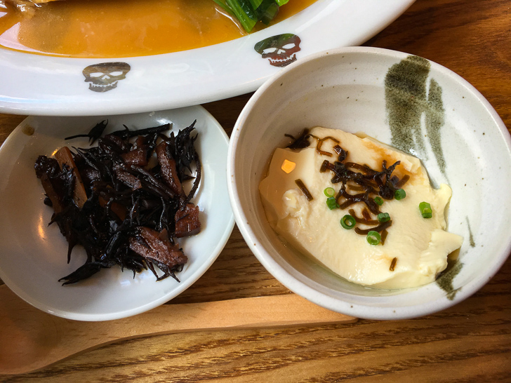 ひじきと冷ややっこ