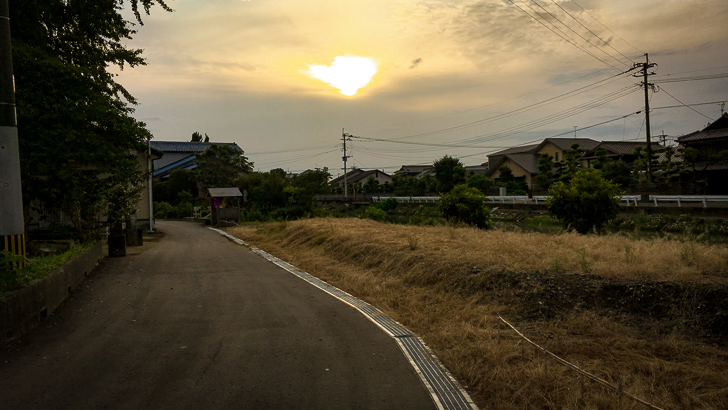 日が暮れかけている