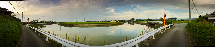 楠田川のうねった部分（パノラマ）
