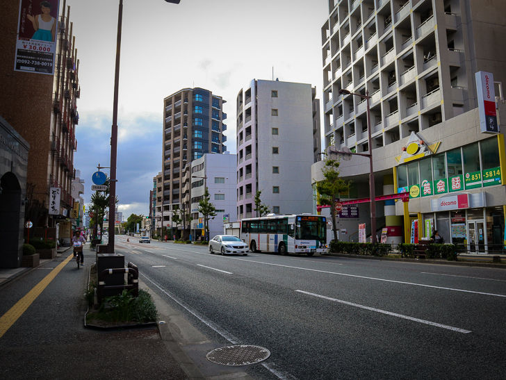 「別府橋通り」を「荒江」方面に